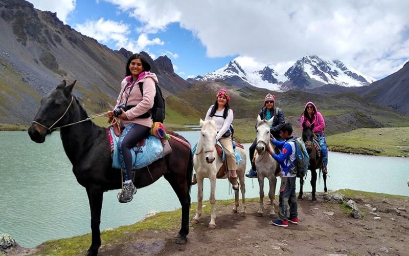 Trekking por las 7 Lagunas de Ausangate (Todo el día)