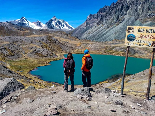 Trekking por las 7 Lagunas de Ausangate (Todo el día)