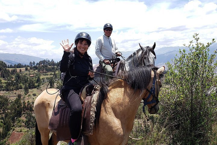 Cusco City Tour en Caballo (Medio Día)