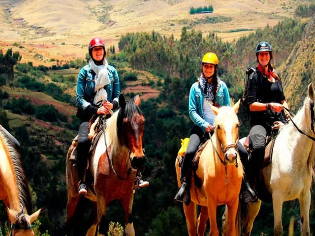 Cusco City Tour en Caballo (Medio Día)